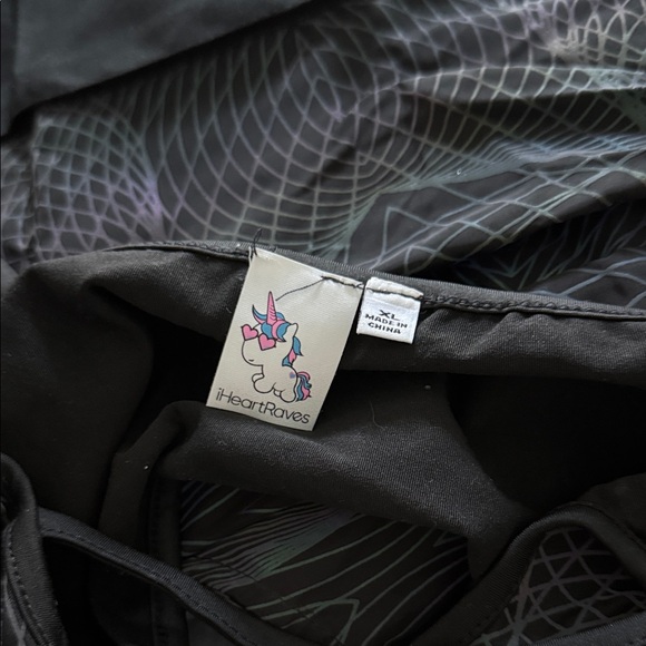 iHeartRaves Black and Multicolor Geometric Set - Picture 5 of 5